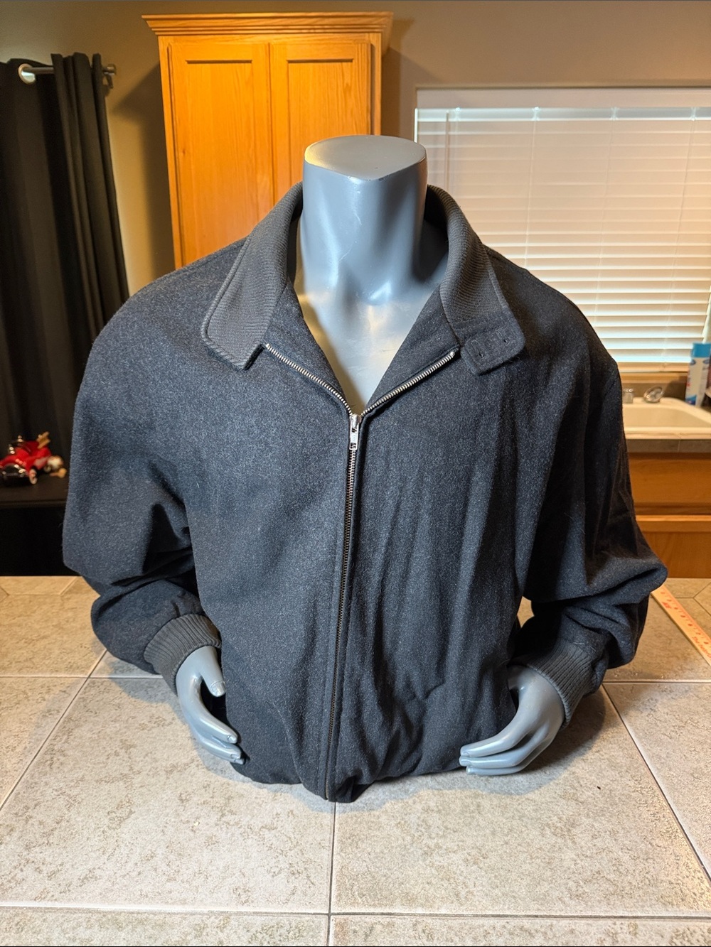 Nordstrom 65% wool Men’s Dark charcoal Gray Zip Jacket with Ribbed Collar Sz XL